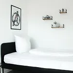 Marvel-apartment - Fuer Freunde & Familien, Stadtnah, Parkplatz, E-ladestation, Gitterbox Fuer Fahrraeder, Fitnessstudio, Digitale Gaestemappe Mit Restaurant- Und Unternehmenstipps Appartement *