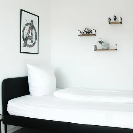Marvel-apartment - Fuer Freunde & Familien, Stadtnah, Parkplatz, E-ladestation, Gitterbox Fuer Fahrraeder, Fitnessstudio, Digitale Gaestemappe Mit Restaurant- Und Unternehmenstipps Lägenhet *