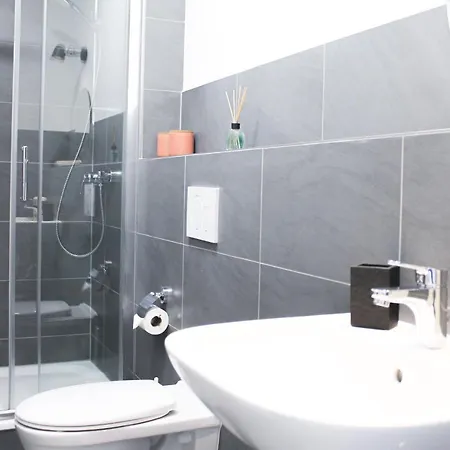 Marvel-apartment - Fuer Freunde & Familien, Stadtnah, Parkplatz, E-ladestation, Gitterbox Fuer Fahrraeder, Fitnessstudio, Digitale Gaestemappe Mit Restaurant- Und Unternehmenstipps كوبلنس