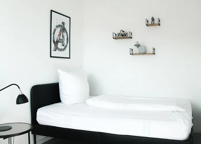 Marvel-apartment - Fuer Freunde & Familien, Stadtnah, Parkplatz, E-ladestation, Gitterbox Fuer Fahrraeder, Fitnessstudio, Digitale Gaestemappe Mit Restaurant- Und Unternehmenstipps Appartement *